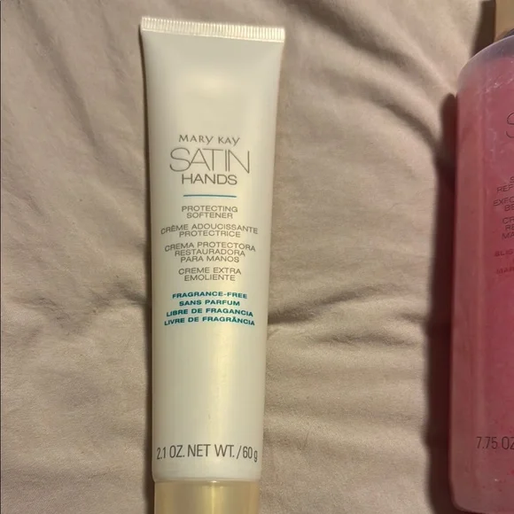 Mary Kay Satin Hands Set - Picture 5 of 5